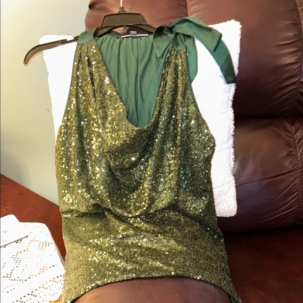 Jennifer Lopez- Size XL  Green & Sequins (in front only) Tank Top New w/o tags.